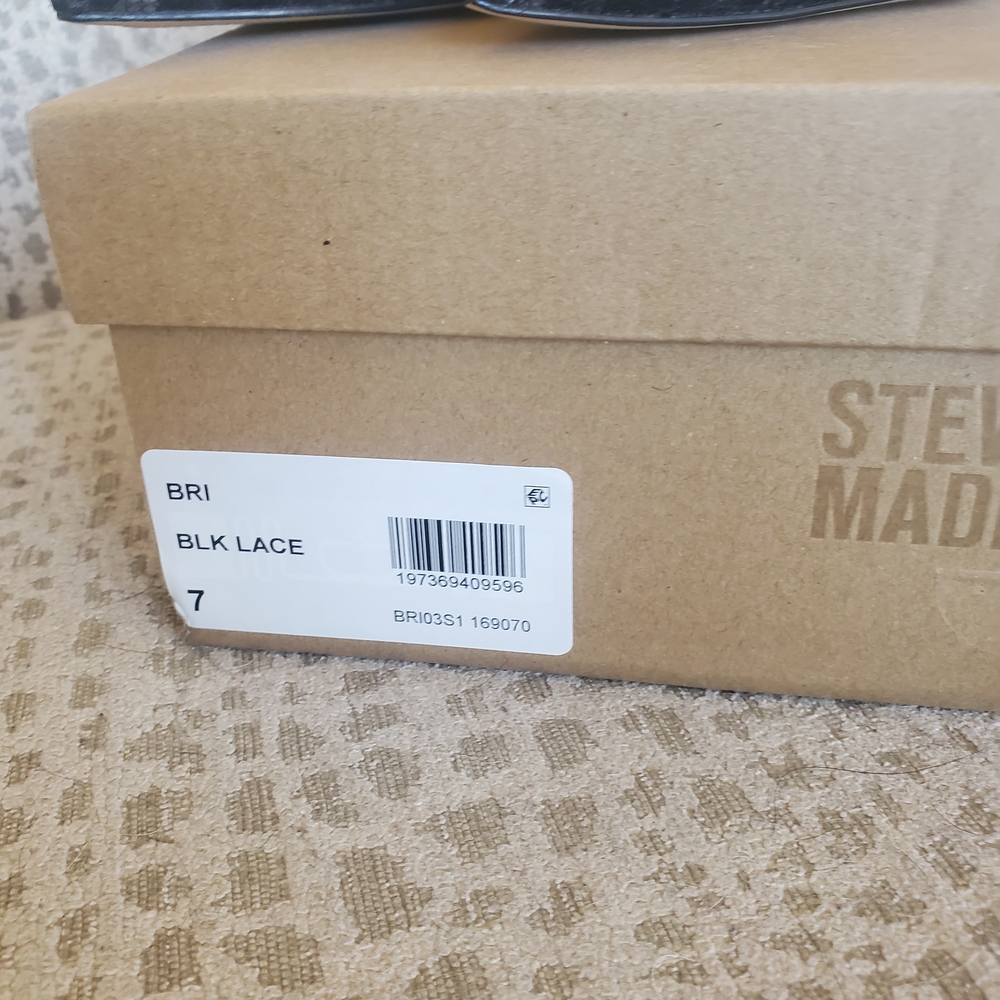 Steve Madden Black Lace Slingback Heels - Picture 4 of 4